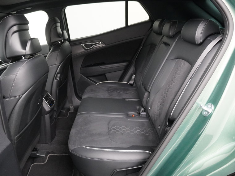 Vehicle Image 33