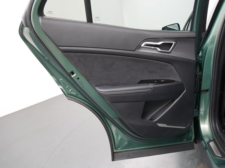 Vehicle Image 35
