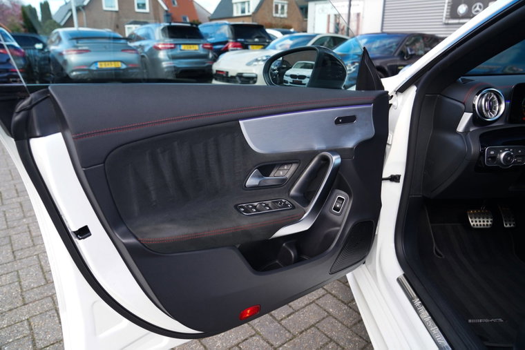 Vehicle Image 26