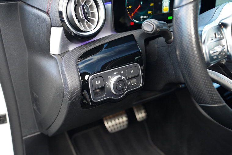 Vehicle Image 28