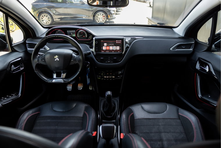 Vehicle Image 6
