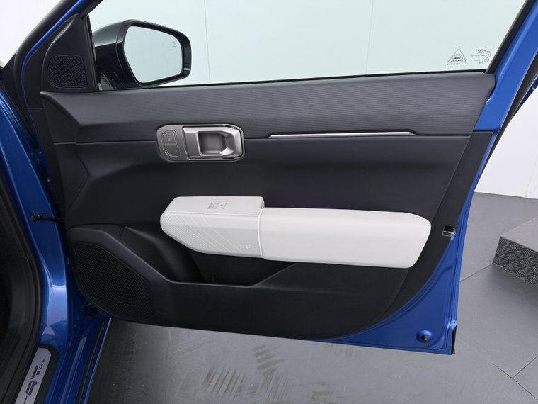 Vehicle Image 43