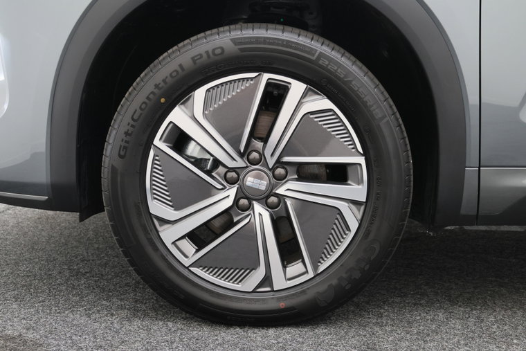 Vehicle Image 25