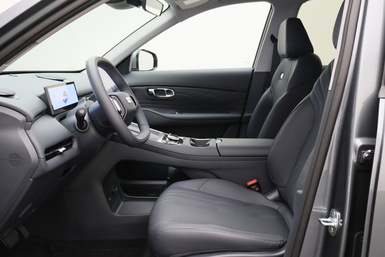 Vehicle Image 11
