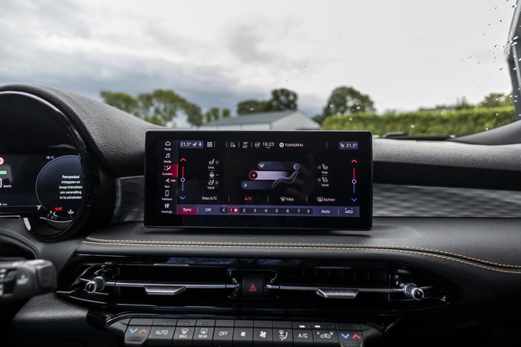 Vehicle Image 30