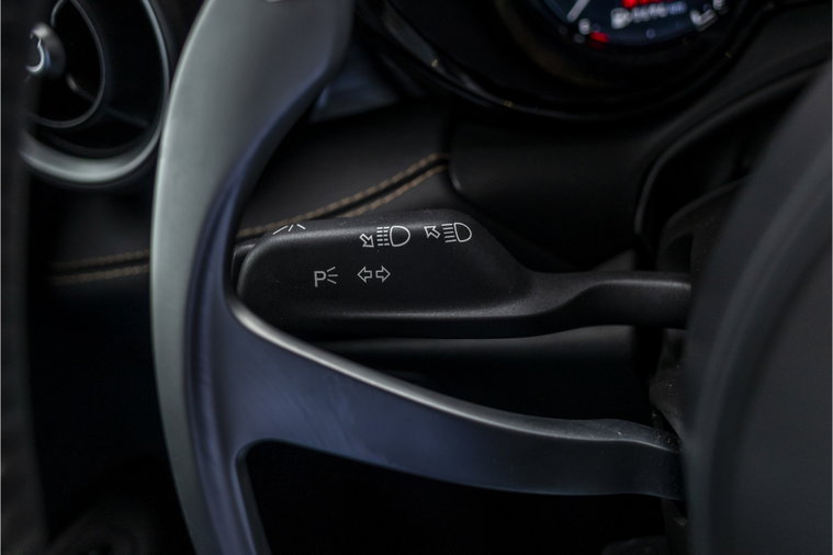 Vehicle Image 38