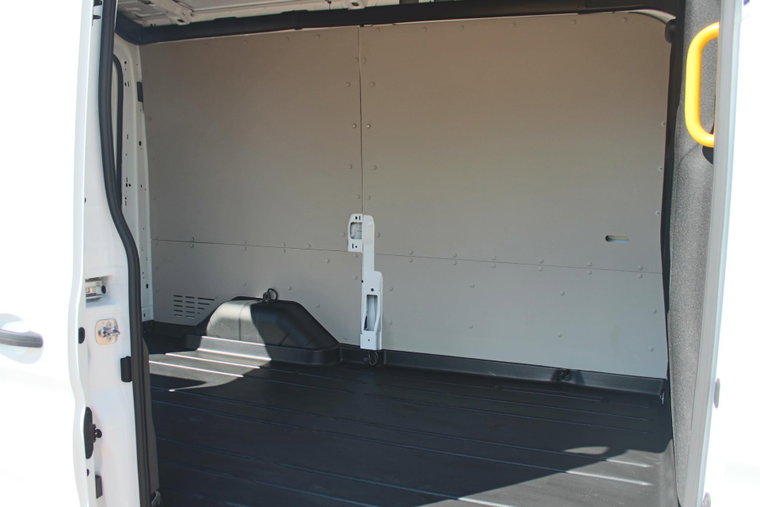 Vehicle Image 16