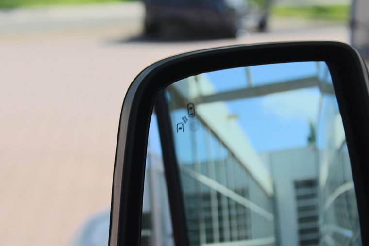 Vehicle Image 36