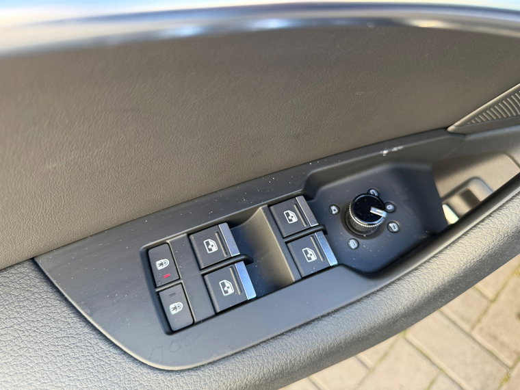 Vehicle Image 45