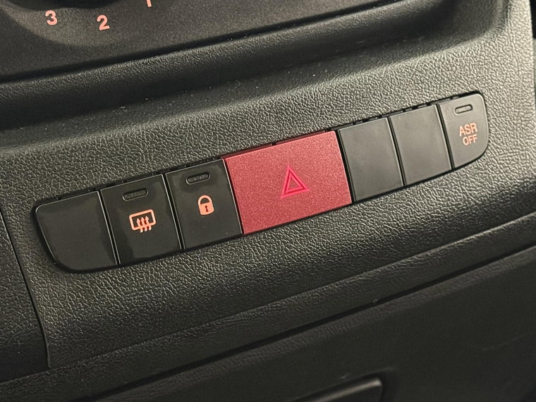 Vehicle Image 28