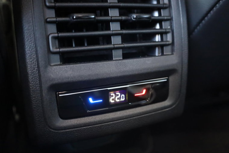 Vehicle Image 28