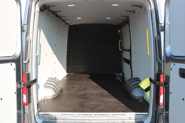 Vehicle Image 17