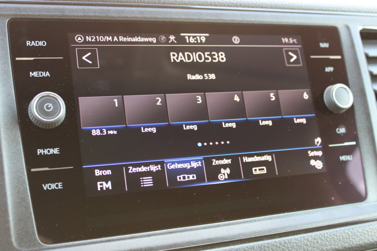 Vehicle Image 25