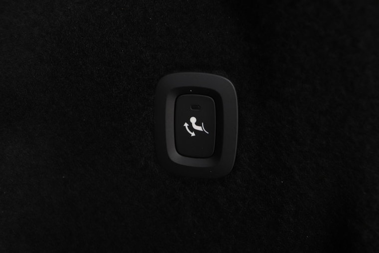 Vehicle Image 52