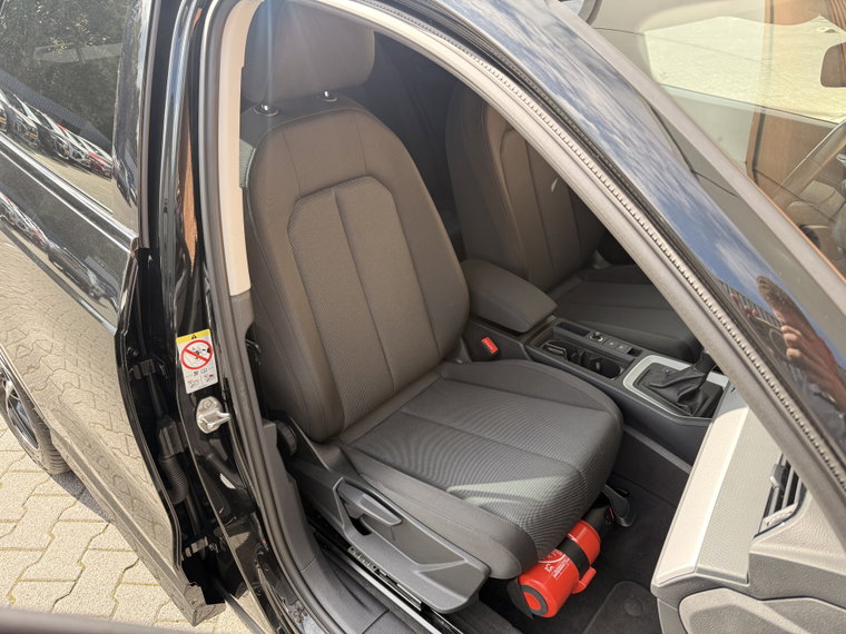 Vehicle Image 38