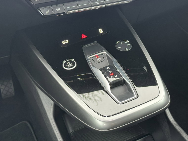 Vehicle Image 29