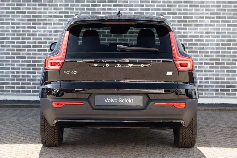 Vehicle Image 38