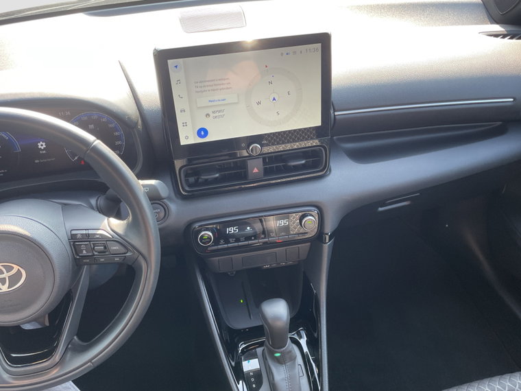 Vehicle Image 15