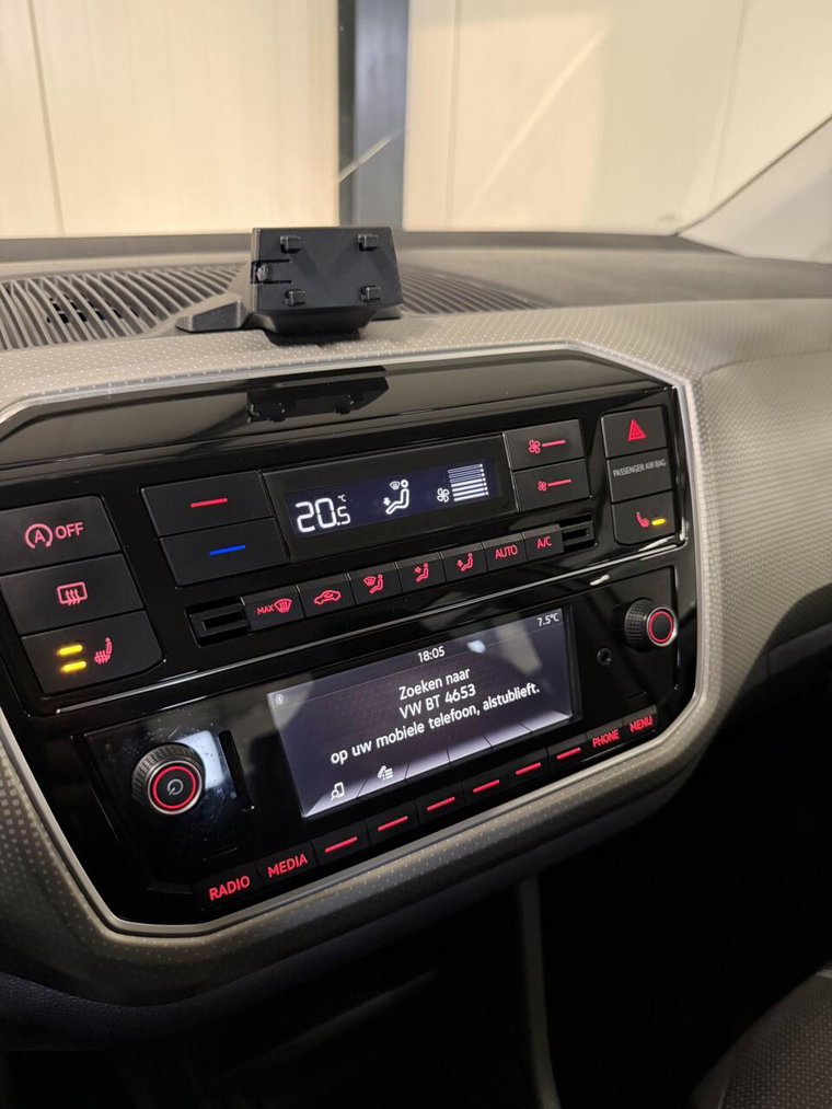 Vehicle Image 32