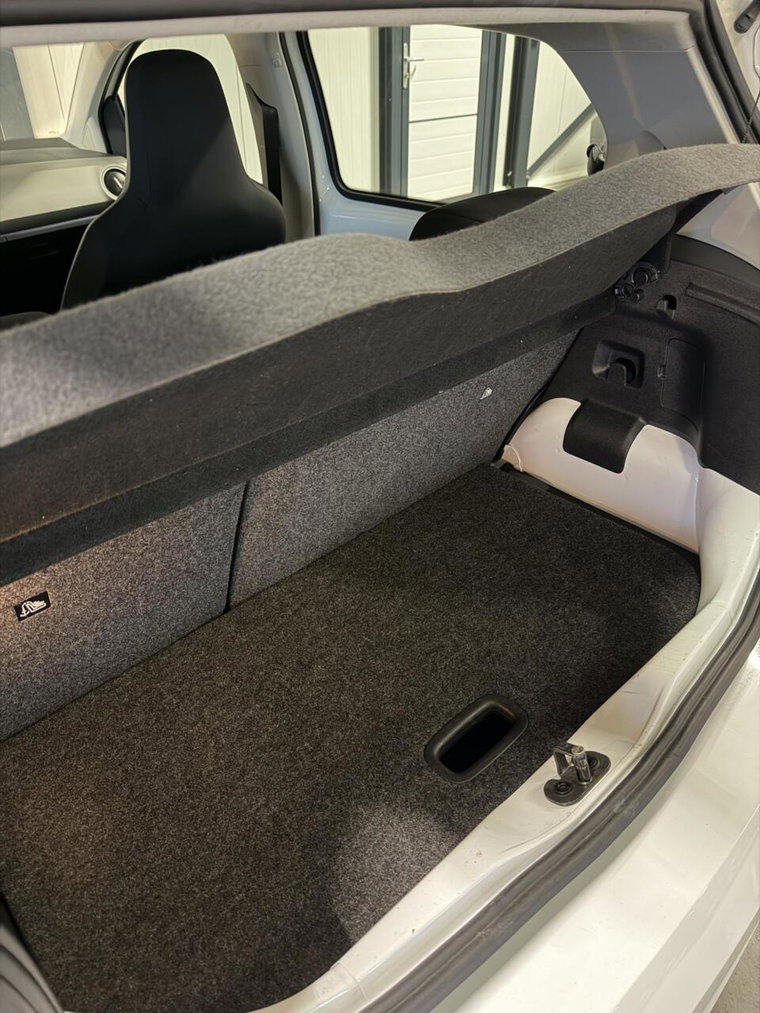 Vehicle Image 40