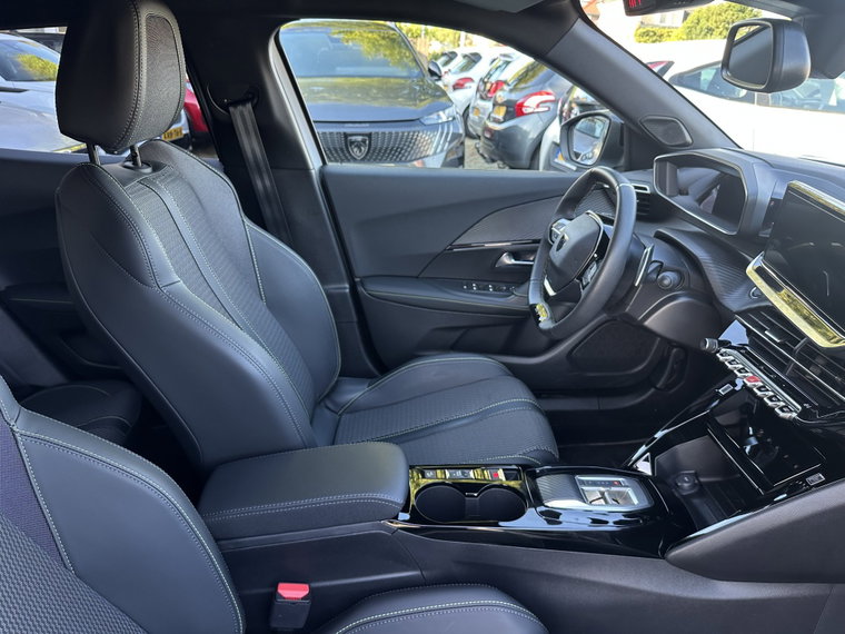 Vehicle Image 37