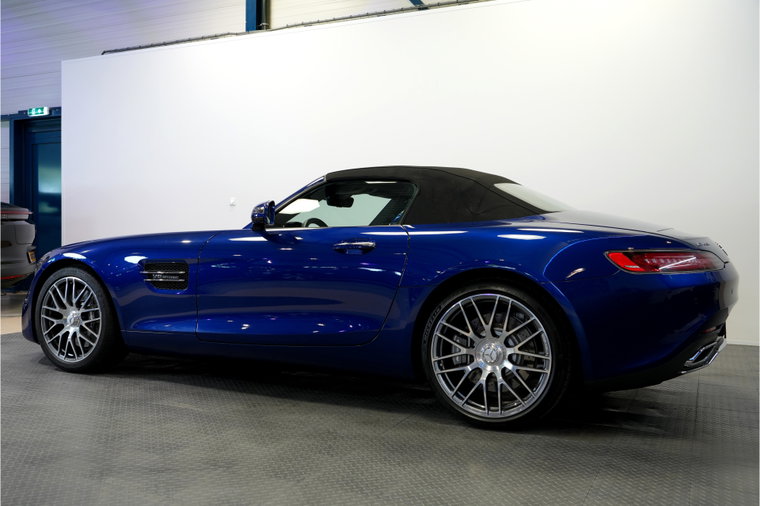 Vehicle Image 32