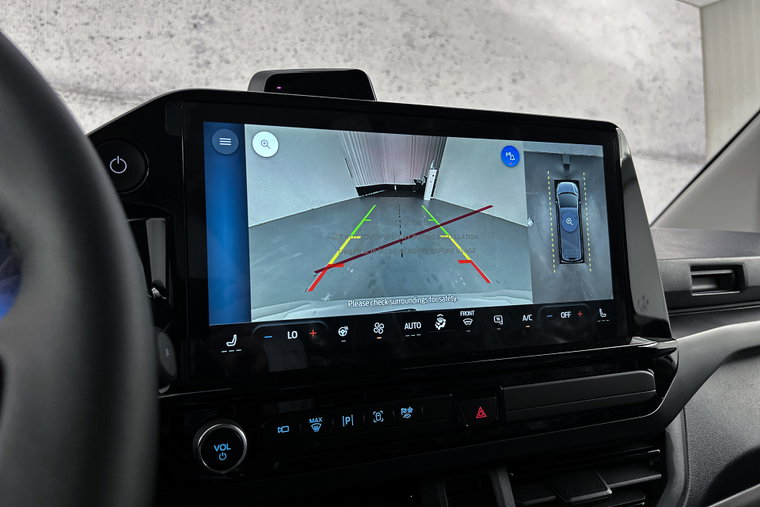 Vehicle Image 15