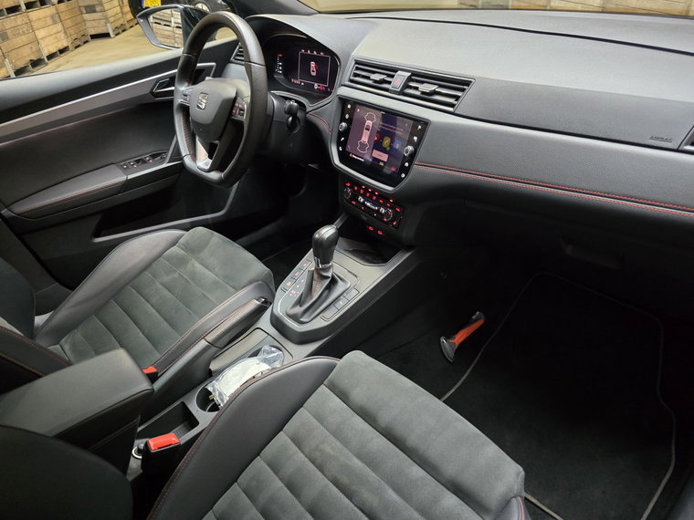 Vehicle Image 8