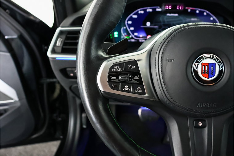 Vehicle Image 25