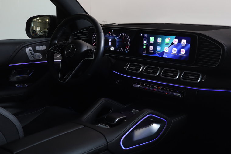 Vehicle Image 25