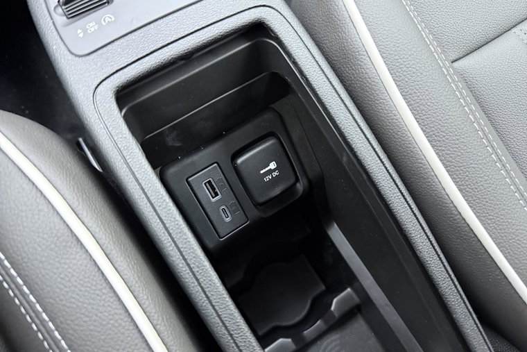 Vehicle Image 23