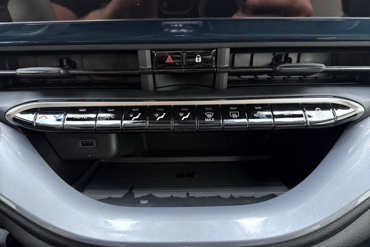 Vehicle Image 26