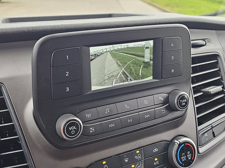 Vehicle Image 16