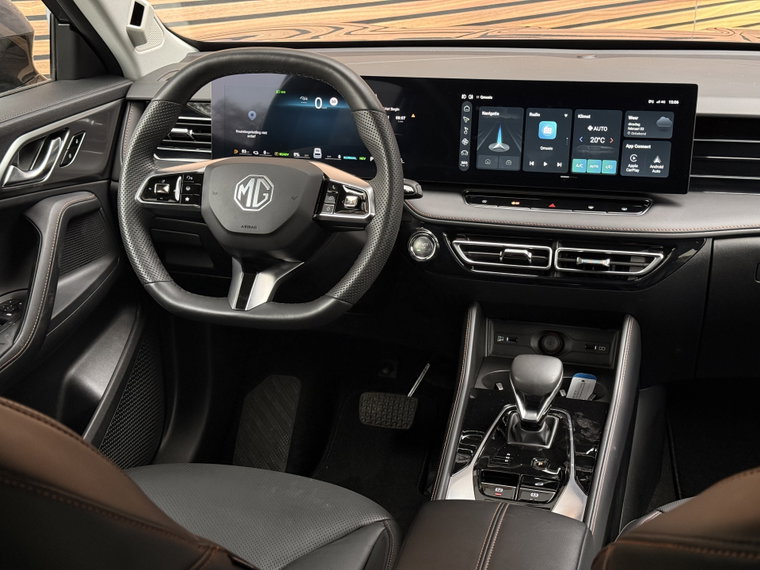 Vehicle Image 24