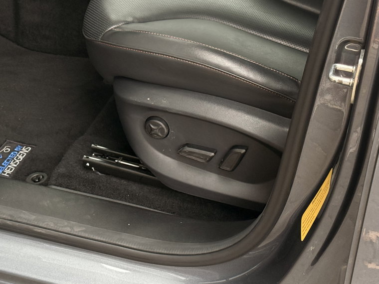 Vehicle Image 48