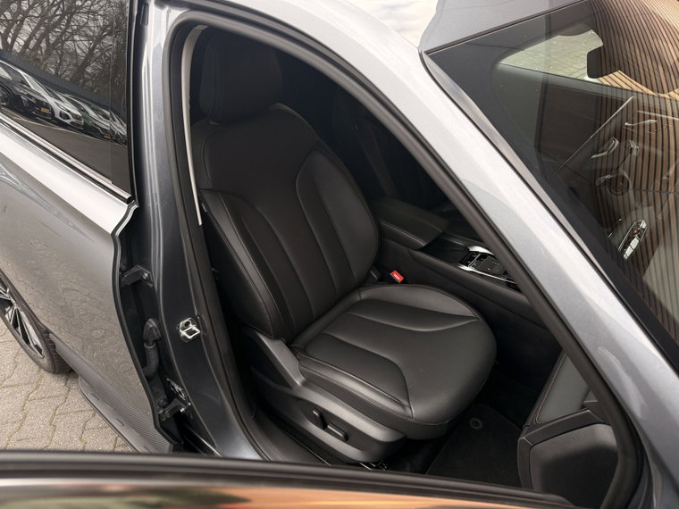 Vehicle Image 50