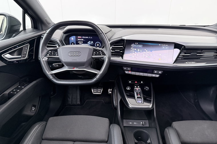 Vehicle Image 8