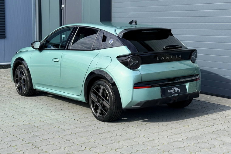 Vehicle Image 35