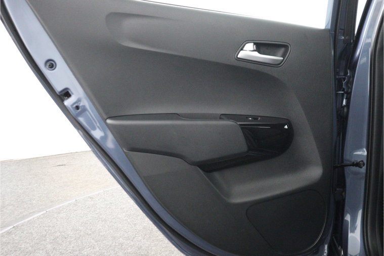 Vehicle Image 38