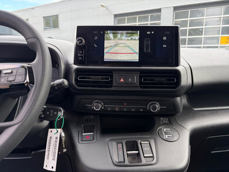 Vehicle Image 29