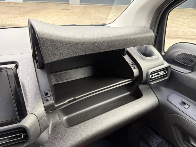 Vehicle Image 37