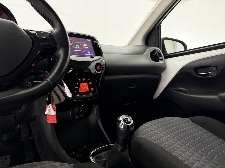 Vehicle Image 30
