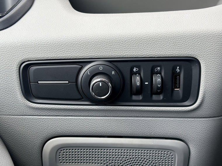 Vehicle Image 41