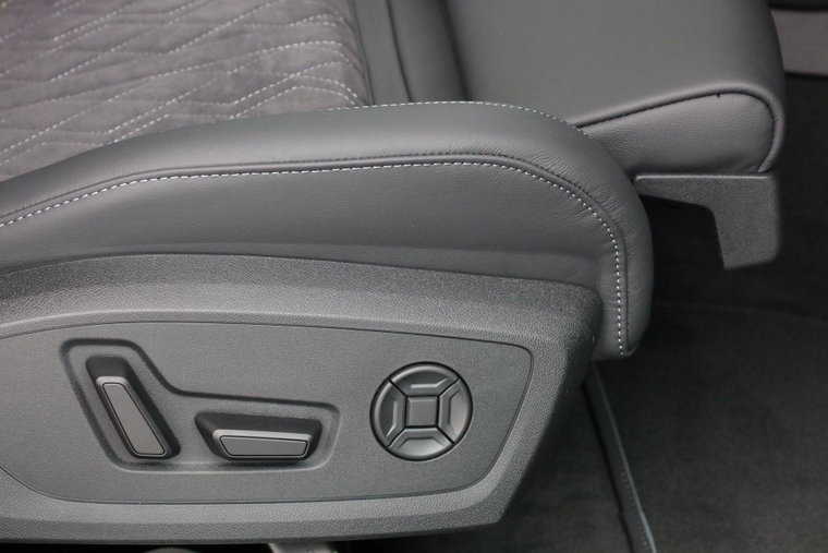 Vehicle Image 47