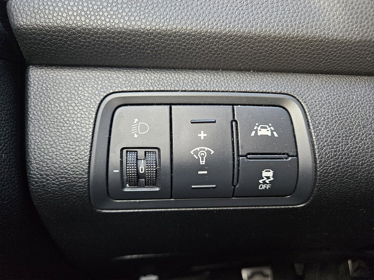 Vehicle Image 24