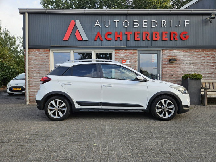 Vehicle Image 32