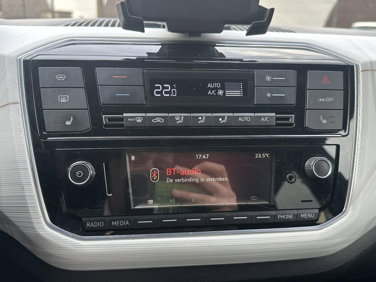 Vehicle Image 17