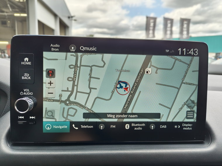 Vehicle Image 16