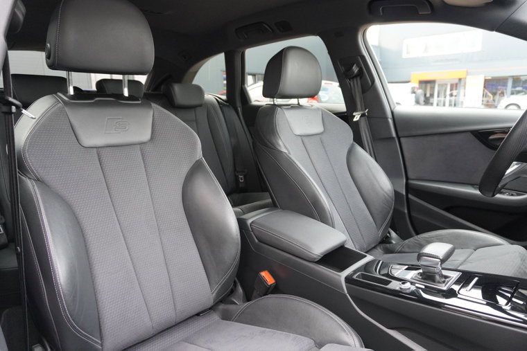 Vehicle Image 16