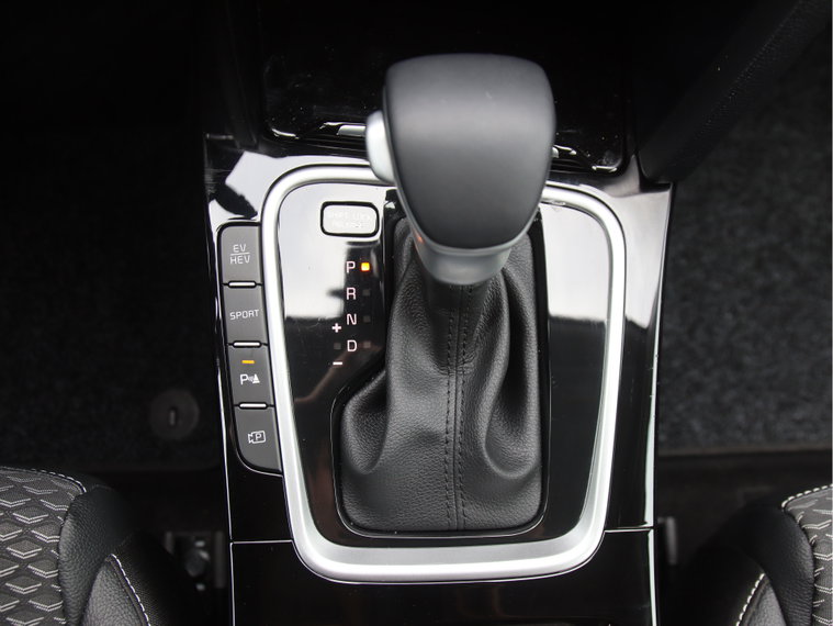 Vehicle Image 32